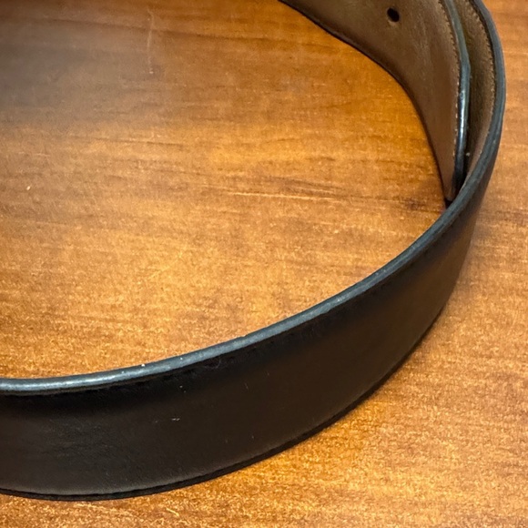 Columbia Black and Tan Faux Leather Belt Size Small 30-32 - Picture 12 of 12